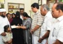 എലത്തൂരിൽ ട്രെയിൻ യാത്രക്കാരെ അക്രമിച്ച സംഭവം; മരണപ്പെട്ട കുട്ടിയുടെ കുടുംബത്തിന് നഷ്ടപരിഹാരം കൈമാറി