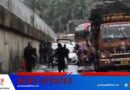 പൂക്കാട് സര്‍വീസ് റോഡില്‍ വലിയ കുഴി; വാഹനങ്ങള്‍ കുടുങ്ങി പോകുന്നത് പതിവ് കാഴ്ച