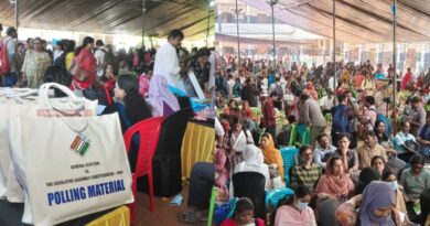 വോട്ടെടുപ്പ് രാവിലെ ഏഴ് മുതല് വൈകീട്ട് ആറ് വരെ, ജനവിധി തേടുന്നത് 100 സ്ഥാനാര്ഥികള് വോട്ടെടുപ്പ് രാവിലെ ഏഴ് മുതല് വൈകീട്ട് ആറ് വരെ, ജനവിധി തേടുന്നത് 100 സ്ഥാനാര്ഥികള്