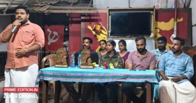 ഷൂട്ടിംഗ് താരത്തിനും ധീര യുവാവിനും DYFI അനുമോദനം ഷൂട്ടിംഗ് താരത്തിനും ധീര യുവാവിനും DYFI അനുമോദനം
