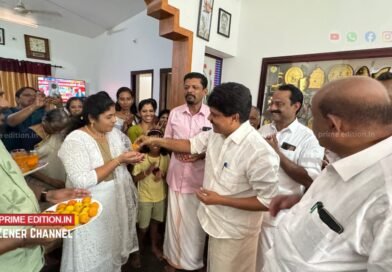 ഏഷ്യൻ ഗെയിംസ് ഷൂട്ടിംഗ് വെള്ളിമെഡൽ ജേതാവ് വിദർശ കെ. വിനോദിനെ മന്ത്രി ടി. സിദ്ദീഖ് വീട്ടിലെത്തി അഭിനന്ദിച്ചു ഏഷ്യൻ ഗെയിംസ് ഷൂട്ടിംഗ് വെള്ളിമെഡൽ ജേതാവ് വിദർശ കെ. വിനോദിനെ മന്ത്രി ടി. സിദ്ദീഖ് വീട്ടിലെത്തി അഭിനന്ദിച്ചു