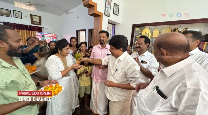 ഏഷ്യൻ ഗെയിംസ് ഷൂട്ടിംഗ് വെള്ളിമെഡൽ ജേതാവ് വിദർശ കെ. വിനോദിനെ മന്ത്രി ടി. സിദ്ദീഖ് വീട്ടിലെത്തി അഭിനന്ദിച്ചു ഏഷ്യൻ ഗെയിംസ് ഷൂട്ടിംഗ് വെള്ളിമെഡൽ ജേതാവ് വിദർശ കെ. വിനോദിനെ മന്ത്രി ടി. സിദ്ദീഖ് വീട്ടിലെത്തി അഭിനന്ദിച്ചു